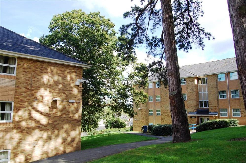 Plas Gwyn Halls, Cardiff Met University エクステリア 写真